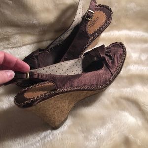 Satin brown wedges with twisted wraps on toes